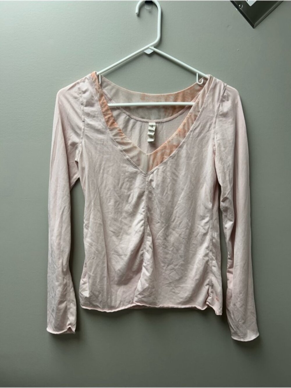 Lululemon Women’s Pink Long Sleeve V-Neck w/ Mesh Top